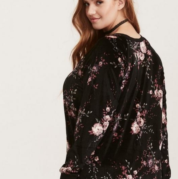 TORRID Velvet Floral Print Sweatshirt Size 3X - Picture 2 of 3
